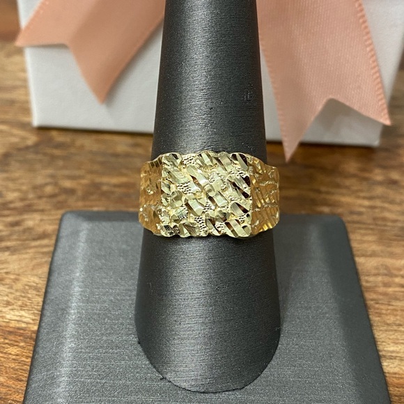 10K Yellow Gold Nugget Ring